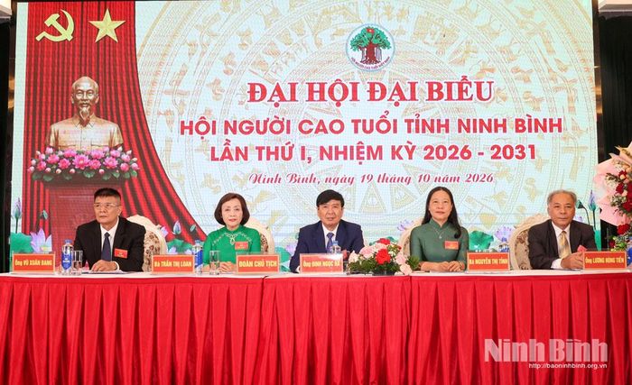Đoàn Chủ tịch điều hành Đại hội.