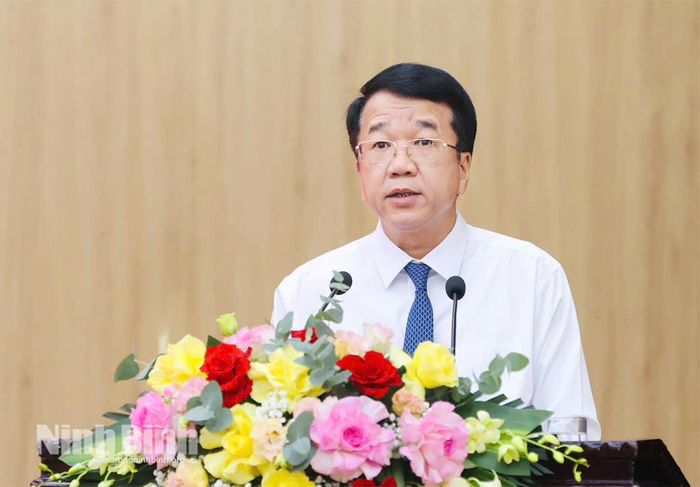 Đồng chí Nguyễn Thanh Bình, Phó Bí thư Tỉnh ủy, Chủ tịch UBND tỉnh phát biểu tại hội nghị.