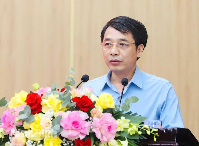 Đồng chí Hoàng Văn Kiên, Tỉnh ủy viên, Giám đốc Sở Tài chính phát biểu tại hội nghị.