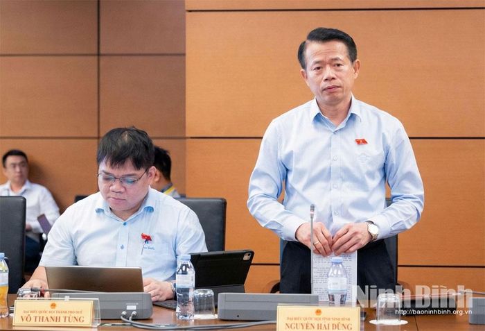 Đại biểu Nguyễn Hải Dũng, Ủy viên, đại biểu Quốc hội hoạt động chuyên trách tại Ủy ban Pháp luật và Tư pháp của Quốc hội tham gia thảo luận tại Tổ.