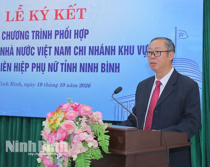 Lãnh đạo Ngân hàng Nhà nước chi nhánh Khu vực 7 phát biểu tại lễ ký kết.