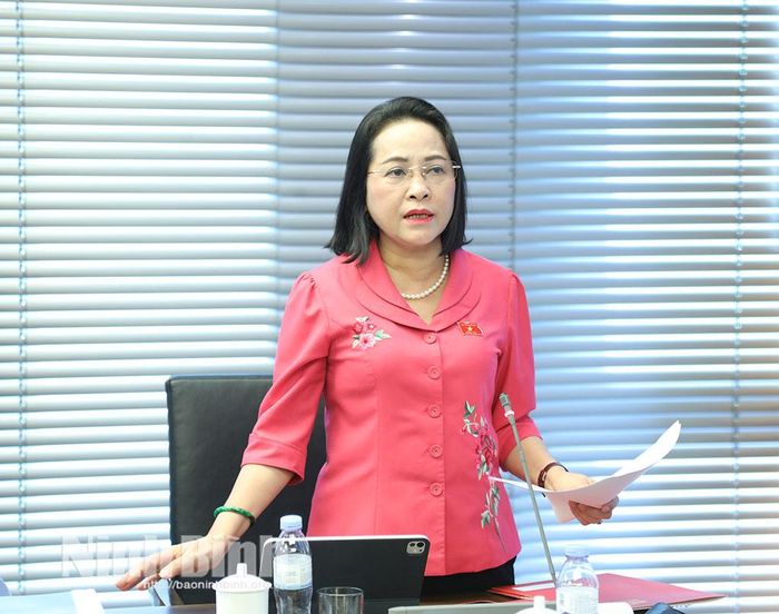 Đại biểu Nguyễn Thị Thanh, Ủy viên Trung ương Đảng, Phó Chủ tịch Quốc hội phát biểu góp ý vào dự thảo luật.