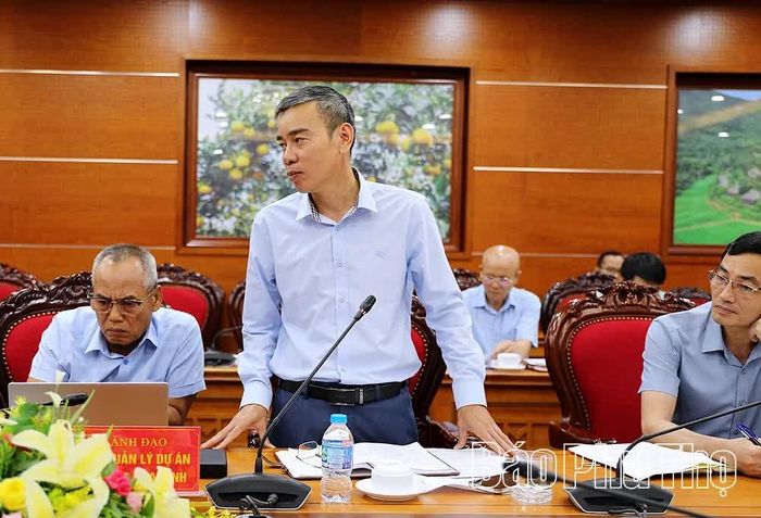 Đại diện lãnh đạo Ban Quản lý dự án khu vực Hòa Bình phát biểu tại hội nghị.
