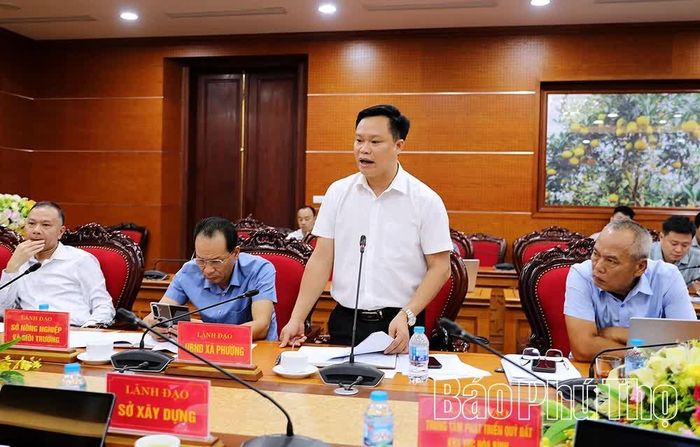 Đại diện lãnh đạo UBND phường Hòa Bình phát biểu tại hội nghị.