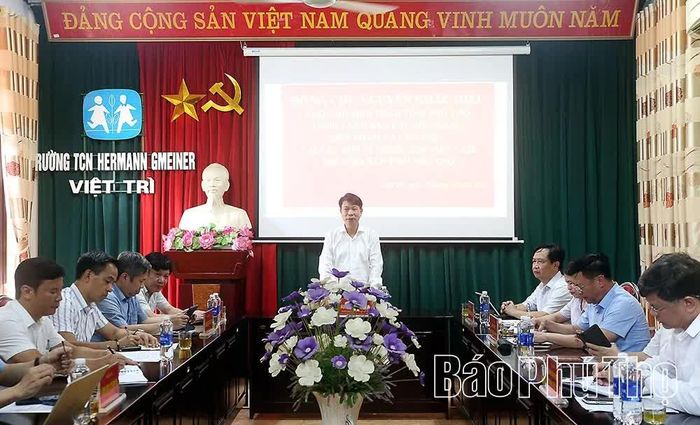 Đồng chí Phó Chủ tịch UBND tỉnh Nguyễn Khắc Hiếu phát biểu chỉ đạo tại buổi làm việc.