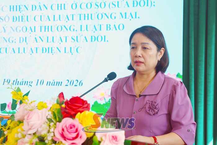 Lãnh đạo Liên hiệp các Hội Khoa học và Kỹ thuật tỉnh phát biểu tại hội nghị.