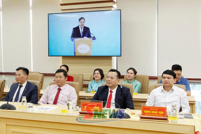 Các đại biểu dự tại điểm cầu tỉnh Sơn La.