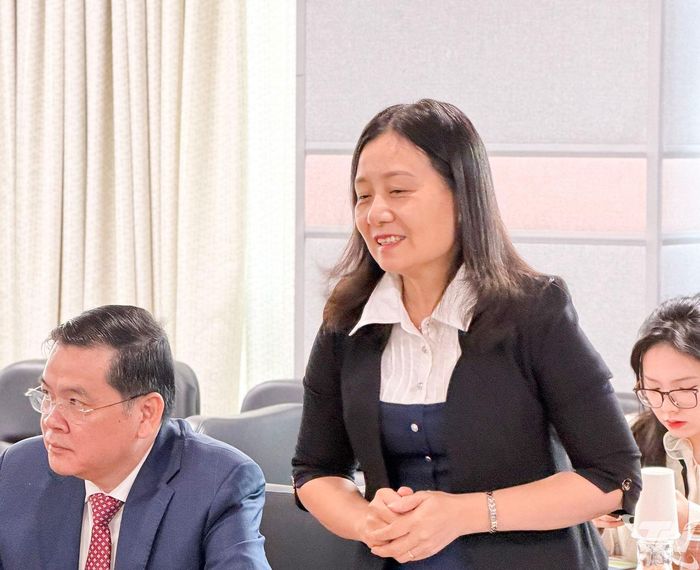Thành viên Đoàn công tác tỉnh Thái Nguyên phát biểu tại buổi làm việc.