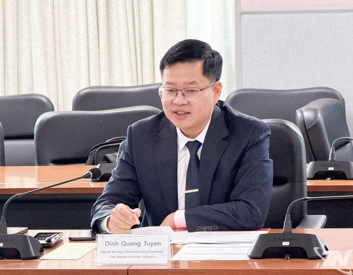 Đồng chí Đinh Quang Tuyên, Phó Bí thư Tỉnh ủy, Chủ tịch Ủy ban MTTQ Việt Nam tỉnh Thái Nguyên, phát biểu tại buổi làm việc. 