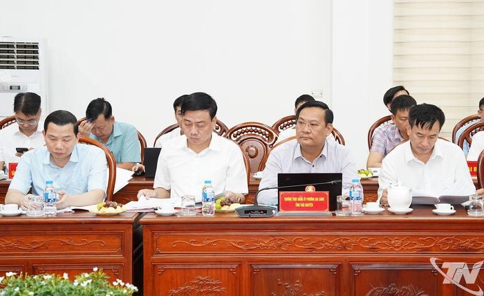 Lãnh đạo các xã, phường dự Hội nghị.
