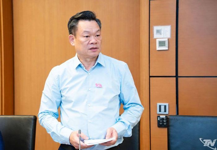 Đại biểu Hoàng Duy Chinh, Ủy viên Trung ương Đảng, Phó Chủ tịch Thường trực Hội đồng Dân tộc của Quốc hội, phát biểu.
