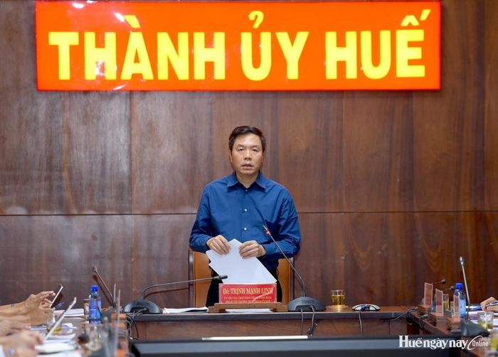 Đồng chí Trịnh Mạnh Linh, UVTW Đảng, Phó Bí thư Thường trực Thành ủy kết luận hội nghị.