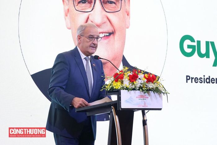 Tổng thống Thụy Sỹ Guy Parmelin đánh giá cao đóng góp của cộng đồng doanh nghiệp Thụy Sĩ tại Việt Nam trong nhiều thập kỷ qua đối với phát triển công nghiệp, chuyển giao công nghệ, nâng cao kỹ năng và tạo việc làm; đồng thời các doanh nghiệp Việt Nam ngày càng khẳng định vị thế, năng lực cạnh tranh trên thị trường quốc tế, mở ra những cơ hội mới cho quan hệ đối tác và đầu tư