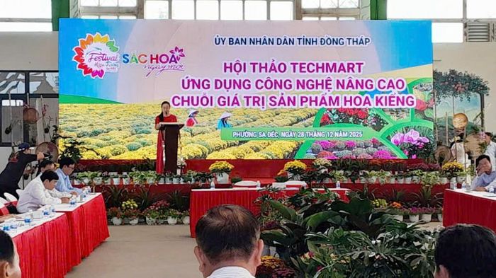 Trung tâm Khuyến nông và Dịch vụ nông nghiệp Đồng Tháp thực hiện có hiệu quả công tác tập huấn chuyển giao khoa học kỹ thuật.