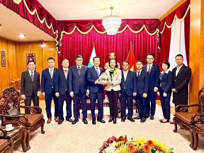 Buổi làm việc mở ra kỳ vọng tăng cường phối hợp, mở rộng hợp tác thương mại và phát triển thị trường của Vinachem tại Bulgaria và Đông Âu
