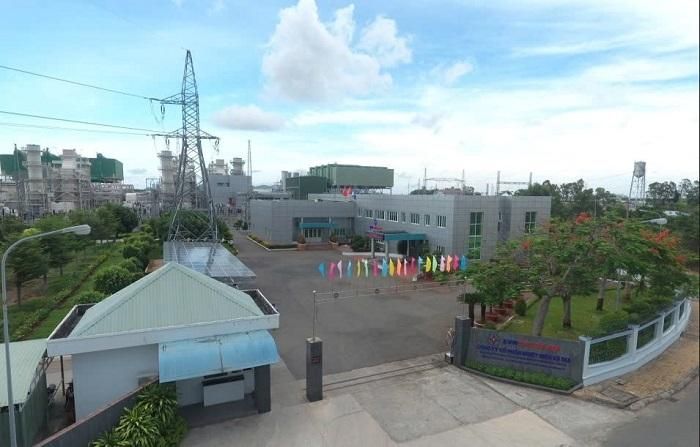 Khuôn viên Công ty Cổ phần Nhiệt điện Bà Rịa được chăm chút, góp phần tạo dựng môi trường làm việc xanh, sạch, đẹp.