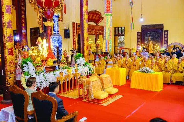 GHPGVN đón tiếp Quốc vương và Hoàng hậu Thái Lan tại chùa Quán Sứ, Hà Nội - Ảnh: Đăng Huy 