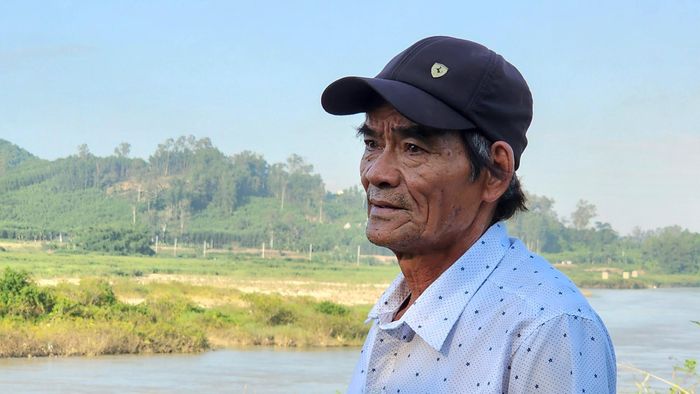 Ông Mai Đình Me, thôn An Lạc cho biết, trong vòng 3 năm qua sông Trà Khúc thay đổi dòng chảy rất lớn, cuốn trôi đất đai, cây cối và ăn sâu vào đất sản xuất trên 30m. Mong Nhà nước sớm làm kè để bảo vệ đất của người dân và an toàn cho nhân dân trong vùng.