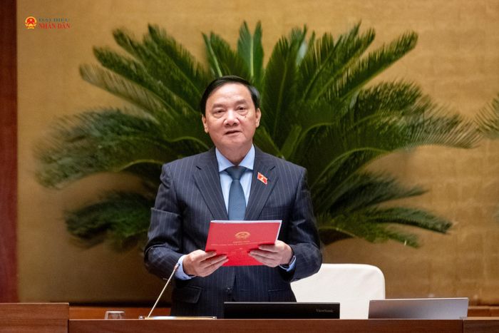 Phó Chủ tịch Quốc hội Nguyễn Khắc Định điều hành nội dung phiên họp. Ảnh: Phạm Thắng