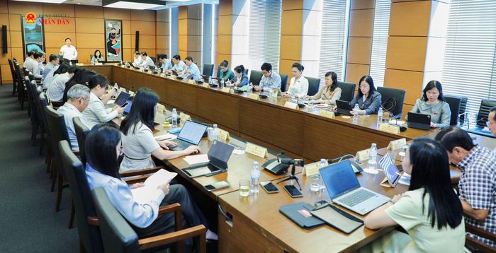 Toàn cảnh phiên thảo luận Tổ 10 (Đoàn ĐBQH tỉnh Nghệ An và Đồng Tháp.
