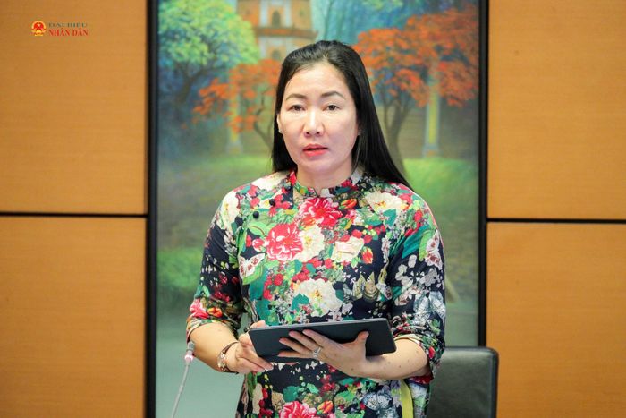 ĐBQH Trần Thị Thu Phước (Quảng Ngãi) phát biểu