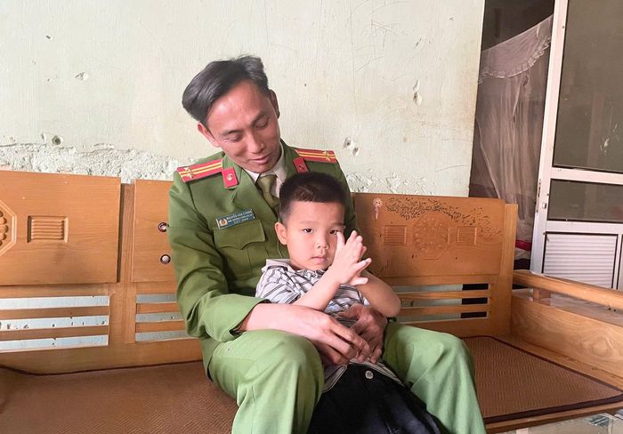 Mô hình con nuôi công an xã ở Nghệ An là điểm sáng trong công tác an sinh xã hội, là minh chứng sinh động cho hình ảnh người chiến sĩ Công an nhân dân.