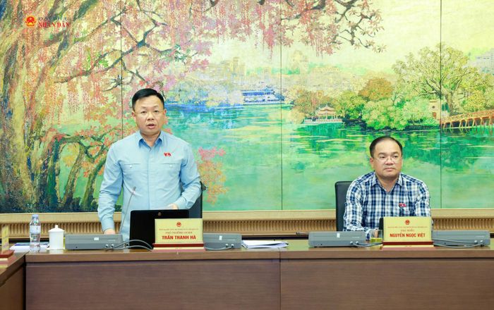 ĐBQH Trần Thanh Hà phát biểu thảo luận tại Tổ 1. Ảnh: Văn Tuyến