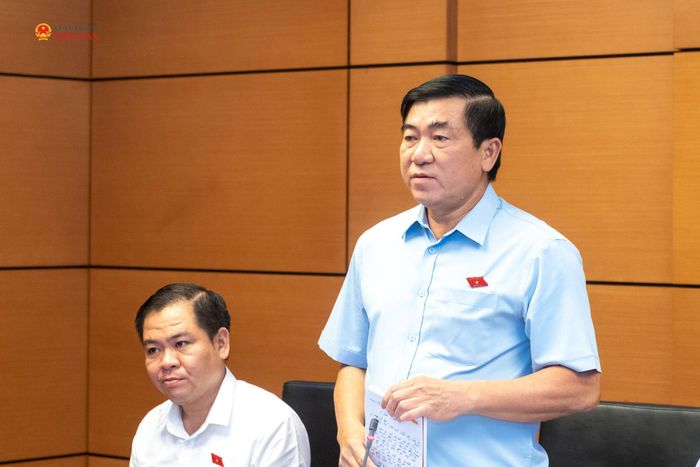 ĐBQH Nguyễn Văn Hận (An Giang) phát biểu tại phiên thảo luận tổ. Ảnh: Mạnh Hưng