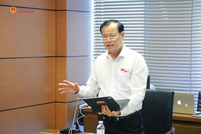 ĐBQH Lê Tấn Tới (Tây Ninh) phát biểu tại phiên thảo luận tổ. Ảnh: Đắc Trường