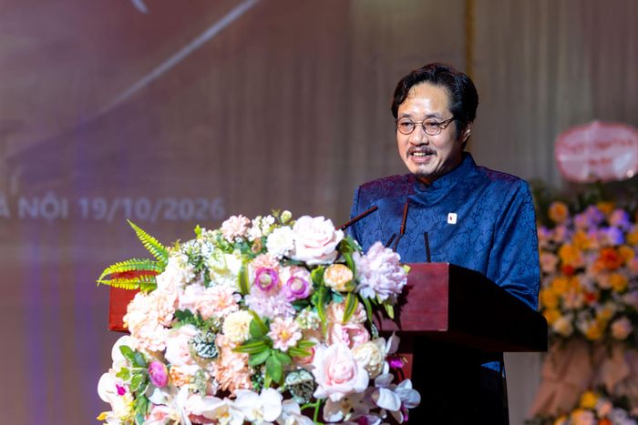 Hiệu trưởng Trường Đại học Sân khấu - Điện ảnh Hà Nội, NSƯT Bùi Như Lai thông tin tại họp báo. Ảnh: BTC