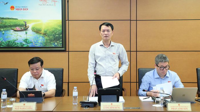 ĐBQH Lương Đình Hưng (Nghệ An) phát biểu thảo luận