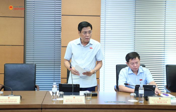 ĐBQH Huỳnh Văn Ngon (Đồng Tháp) phát biểu thảo luận