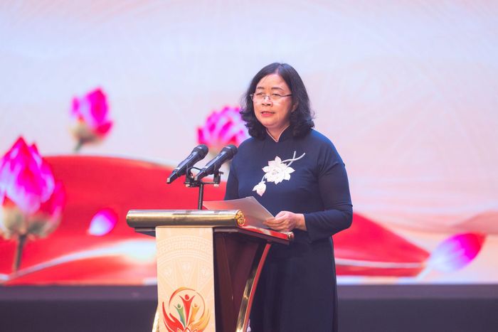 Bí thư Trung ương Đảng, Chủ tịch Ủy ban Trung ương Mặt trận Tổ quốc Việt Nam Bùi Thị Minh Hoài phát biểu tại chương trình