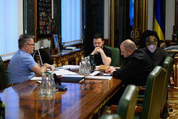 Ông Zelensky điện đàm với các đặc phái viên của Tổng thống Mỹ ngày 18/10. Ảnh: X/@ZelenskyyUa (tài khoản X của ông Zelensky)