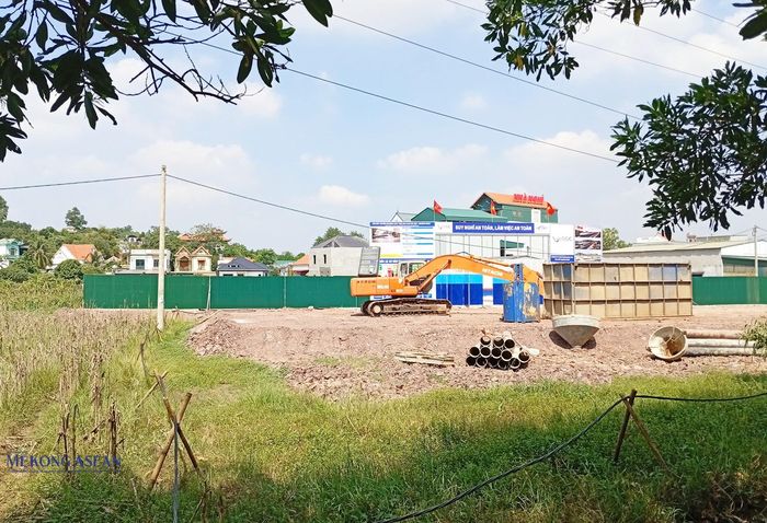 Dự án đường sắt tốc độ cao Hà Nội - Quảng Ninh có chiều dài đi qua địa bàn phường Bắc An Phụ và phường Phạm Sự Mạnh khoảng 7,68km. Ảnh: Phùng Nguyện.