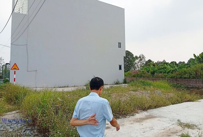 Qua tổng hợp của UBND xã Kẻ Sặt về ý kiến tham gia về dự thảo phương án bồi thường, hỗ trợ và tái định cư, khoảng 86 hộ gia đình, cá nhân có đất ở bị thu hồi trên địa bàn xã không đồng thuận với đơn giá bồi thường đất ở. Ảnh: Phùng Nguyện.
