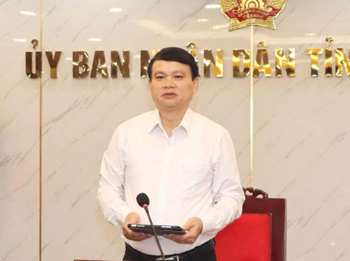 Đồng chí Đặng Ngọc Hậu, Phó Chủ tịch UBND tỉnh Sơn La phát biểu tại cuộc họp