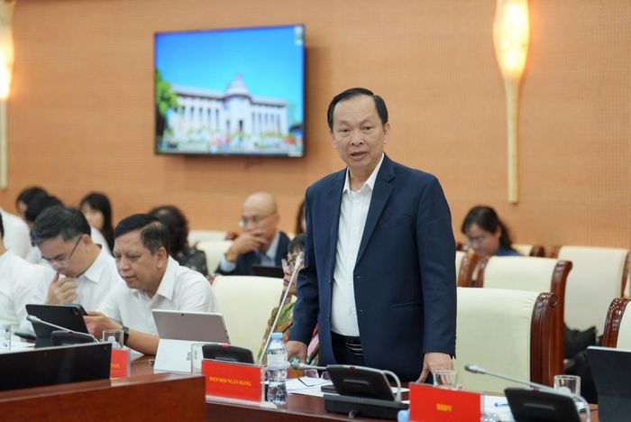 Ông Đào Minh Tú, Phó Chủ tịch kiêm Tổng Thư ký Hiệp hội Ngân hàng phát biểu tại cuộc họp