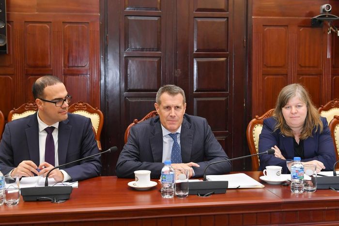 Ông Pietro Lazzeri, Đại sứ kiêm Trưởng bộ phận Hợp tác kinh tế của SECO phát biểu tại buổi tiếp