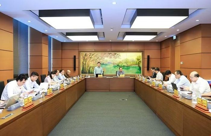 Quang cảnh thảo luận tại tổ.