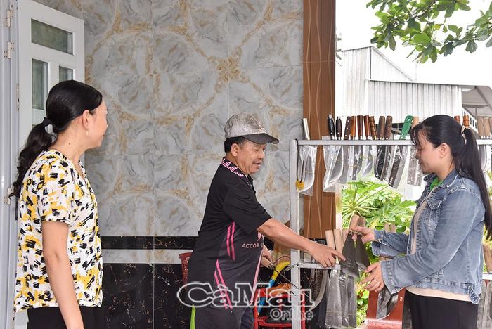 Dao Ngan Dừa có được chỗ đứng trên thị trường nhờ độ sắc bén, bền chắc.