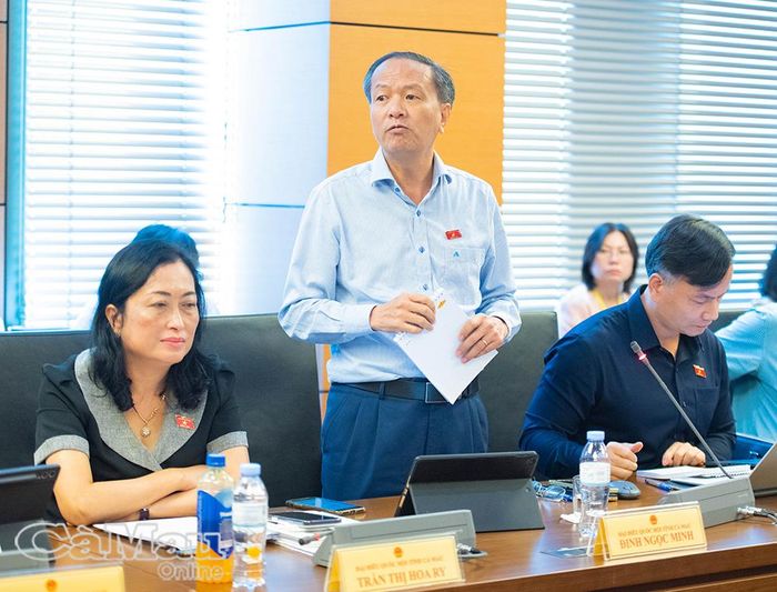 Đại biểu Đinh Ngọc Minh, Uỷ viên chuyên trách Uỷ ban Kinh tế và Tài chính của Quốc hội, đề nghị minh bạch thù lao luật sư, kiểm soát nguy cơ môi giới và bảo đảm chuẩn mực hành nghề.