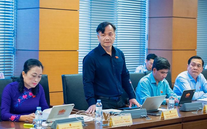 Đại biểu Trần Hoài Nam, Uỷ viên chuyên trách Uỷ ban Dân nguyện và Giám sát của Quốc hội, góp ý về điều kiện áp dụng chính sách khoan hồng.