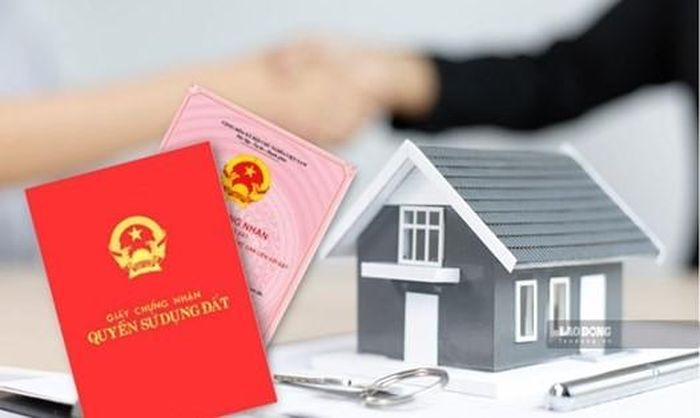 Sổ đỏ đứng tên hộ gia đình: Chia thừa kế thế nào? (ảnh minh hoạ).