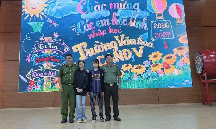 "Chắp cánh ước mơ” cho 2 nữ sinh vào học Trường Văn hóa CAND