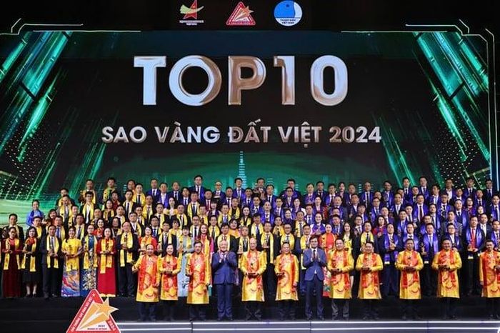 Các doanh nhân trẻ được vinh danh Top 10 Giải thưởng Sao Vàng đất Việt năm 2024ẢNH: BTC