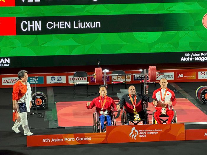 Tấm huy chương của Lê Văn Công có ý nghĩa quan trọng đối với Đoàn Thể thao người khuyết tật Việt Nam. Ảnh: NL