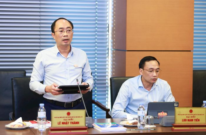 Đại biểu Lê Nhật Thành (Đoàn thành phố Hà Nội) phát biểu thảo luận. Ảnh: Văn Tuyến