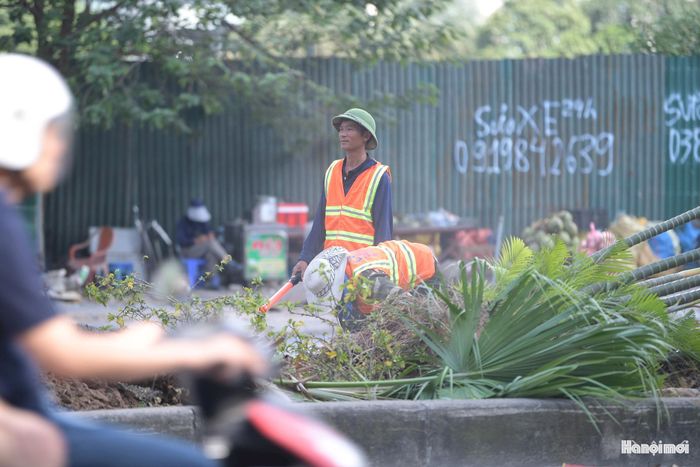 Vỉa hè và hệ thống hạ tầng kỹ thuật tại khu vực nút giao được rà soát, điều chỉnh để phục vụ quá trình thi công.