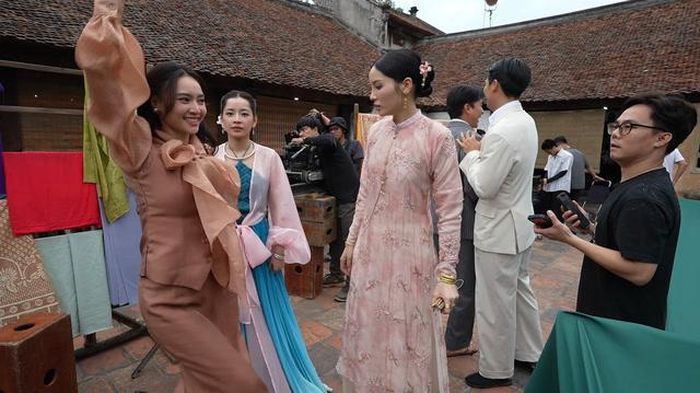 Trái ngược với những mâu thuẫn căng thẳng giữa các nhân vật, không khí trên phim trường lại luôn rộn ràng tiếng cười. Sự tương tác thoải mái giữa các diễn viên giúp quá trình làm việc trở nên gần gũi, đồng thời tạo điều kiện để cả dàn cast cùng trao đổi, luyện tập và tìm kiếm sự ăn ý cho từng phân đoạn.